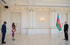 Prezident İlham Əliyev Qananın Azərbaycanda yeni təyin olunmuş səfirinin etimadnaməsini qəbul edib (FOTO/VİDEO) (YENİLƏNİB)