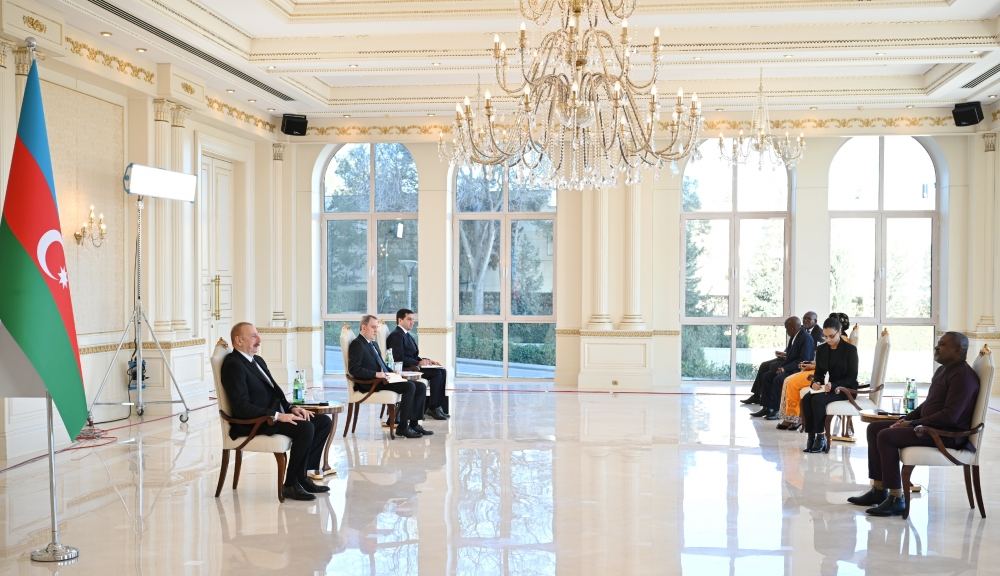 Prezident İlham Əliyev Anqolanın Azərbaycanda yeni səfirinin etimadnaməsini qəbul edib (FOTO/VİDEO) (YENİLƏNİB)
