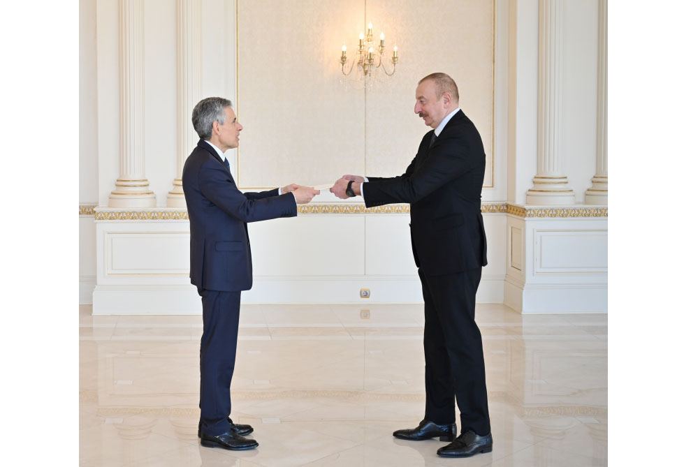 Prezident İlham Əliyev San-Marinonun ölkəmizdə yeni təyin olunan səfirinin etimadnaməsini qəbul edib (FOTO/VİDEO) (YENİLƏNİB)