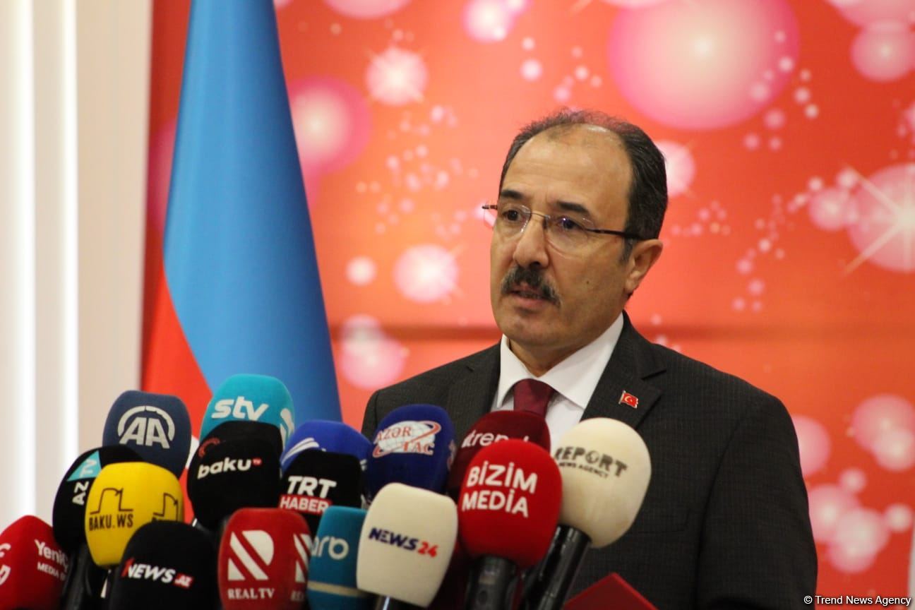 Zəlzələ bölgəsinə artıq geyim əşyalarının göndərilməsinə ehtiyac yoxdur - Cahit Bağcı