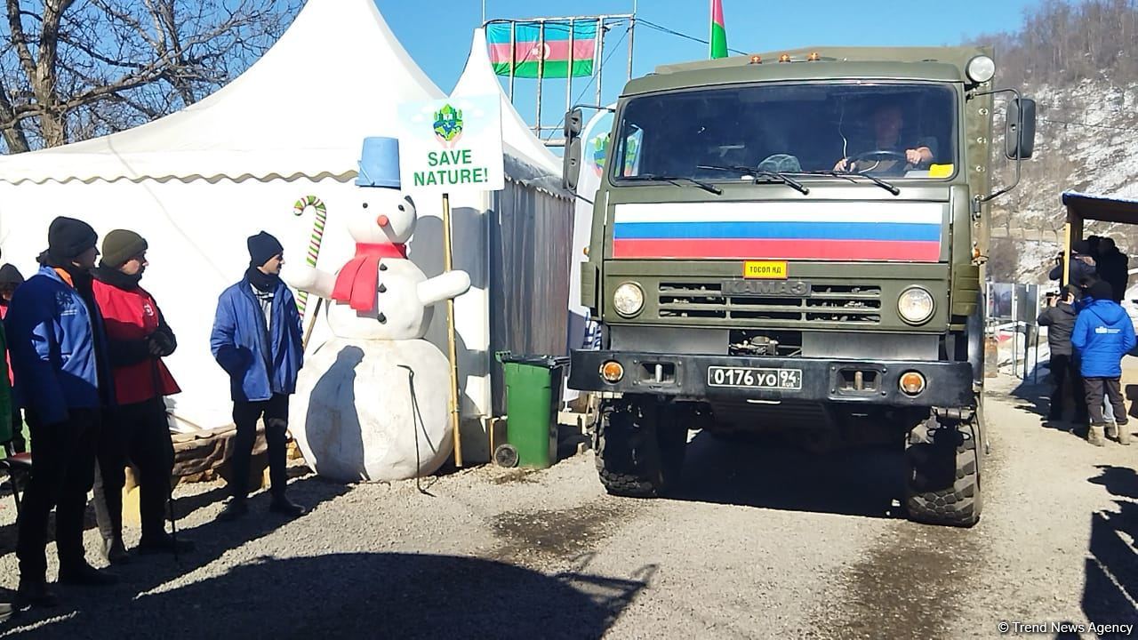 Sülhməramlılara məxsus avtomobil karvanı Laçın yolundan keçib (FOTO/VİDEO)