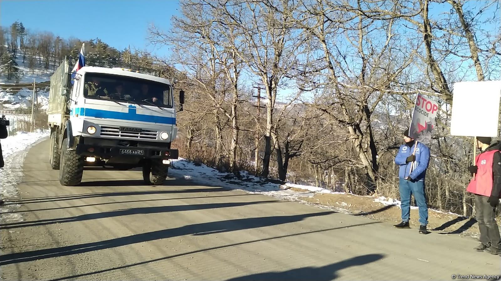 Sülhməramlılara məxsus yük avtomobili Laçın yolundan keçib (FOTO)