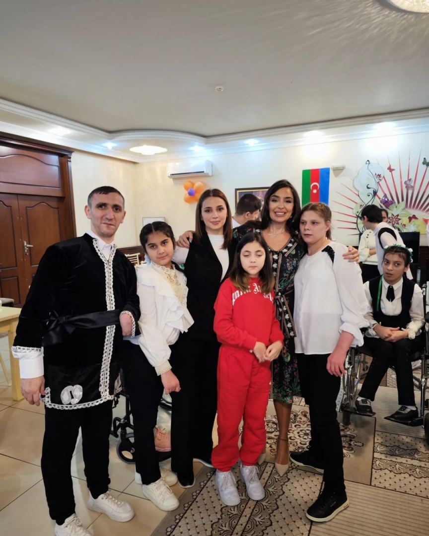 Heydər Əliyev Fondunun vitse-prezidenti Leyla Əliyeva sağlamlıq imkanları məhdud uşaqlar üçün sosial xidmət müəssisəsində olub (FOTO)
