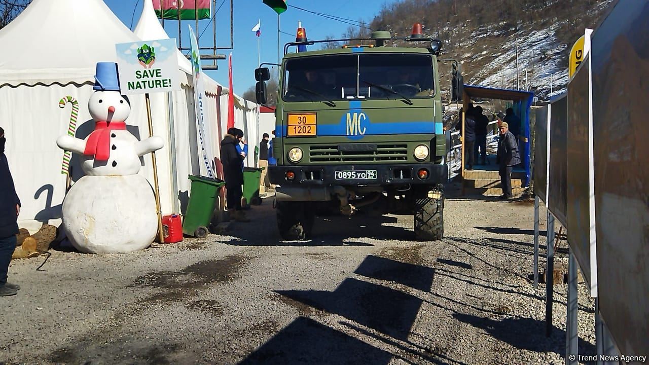 Sülhməramlılara aid 28 avtomobili Laçın yolundan keçib (FOTO)