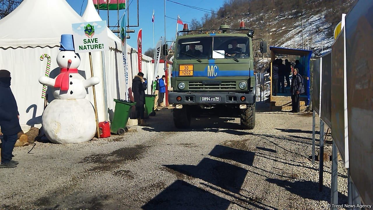 Sülhməramlılara aid 28 avtomobili Laçın yolundan keçib (FOTO)
