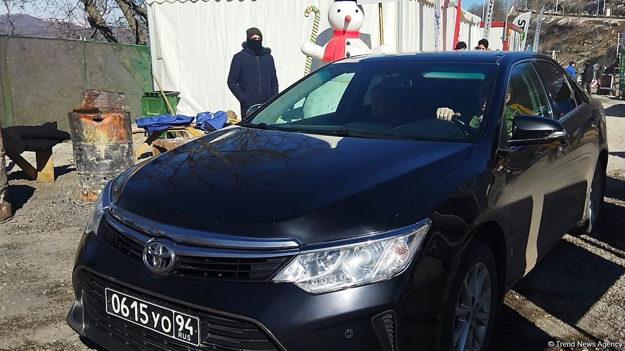 Sülhməramlılara aid 28 avtomobili Laçın yolundan keçib (FOTO)