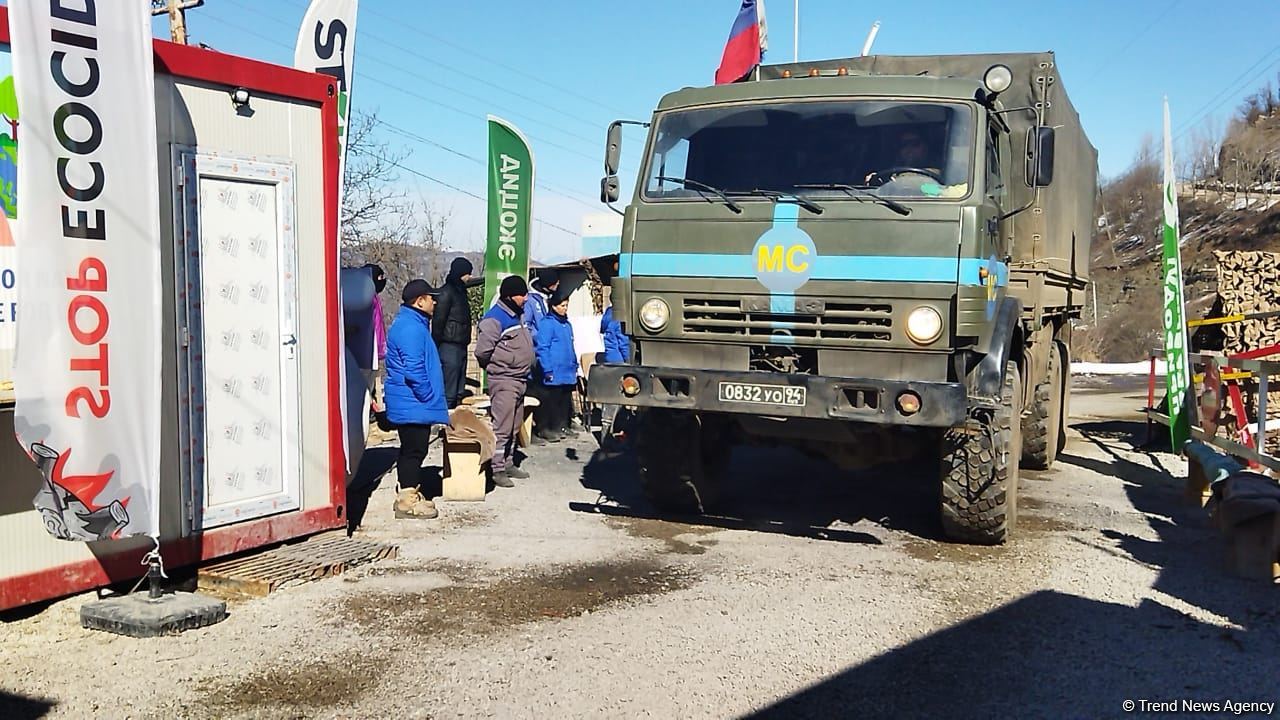 Sülhməramlılara aid 28 avtomobili Laçın yolundan keçib (FOTO)