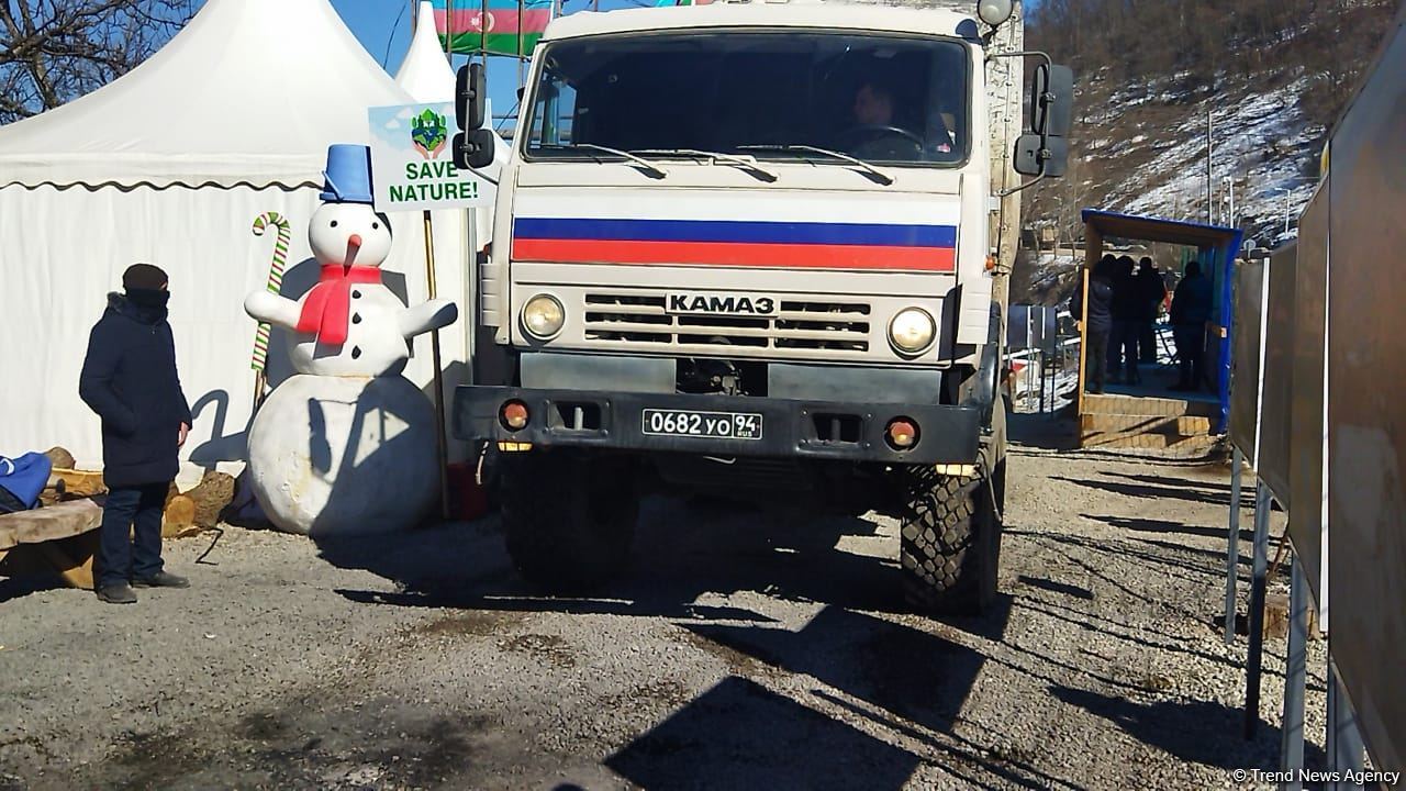 Sülhməramlılara aid 28 avtomobili Laçın yolundan keçib (FOTO)