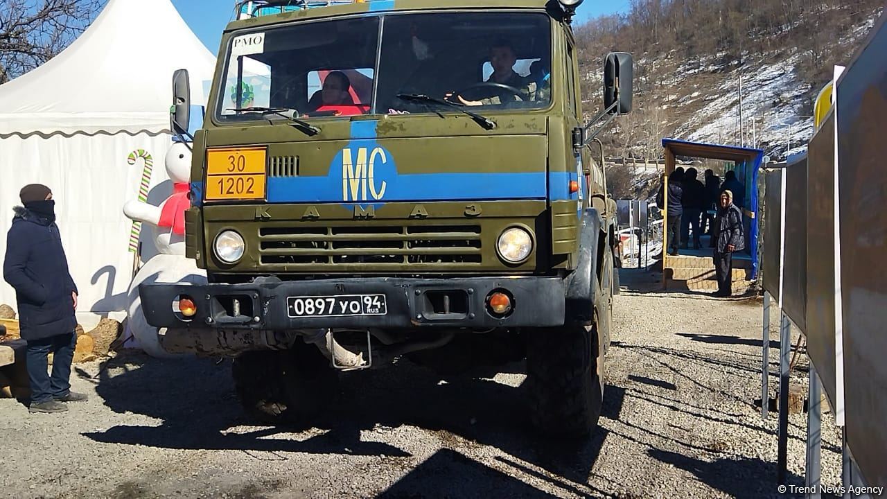 Sülhməramlılara aid 28 avtomobili Laçın yolundan keçib (FOTO)