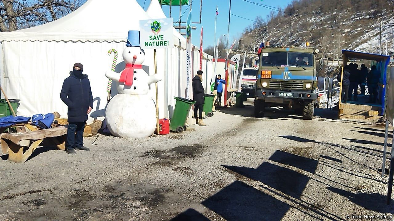 Sülhməramlılara aid 28 avtomobili Laçın yolundan keçib (FOTO)
