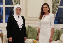 Əminə Ərdoğan Birinci vitse-prezident Mehriban Əliyevaya təşəkkür edib (FOTO)