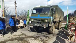 Sülhməramlılara aid 13 avtomobil Laçın yolundan keçib (FOTO)