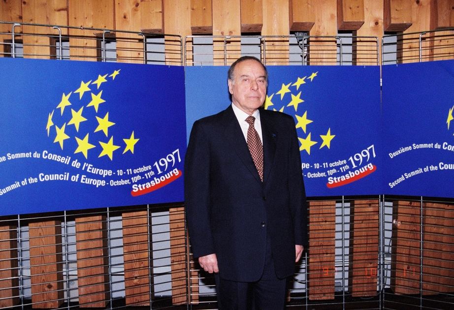 Lider, yaradıcı və strateq - Heydər Əliyev haqqında fikirlər (FOTO)