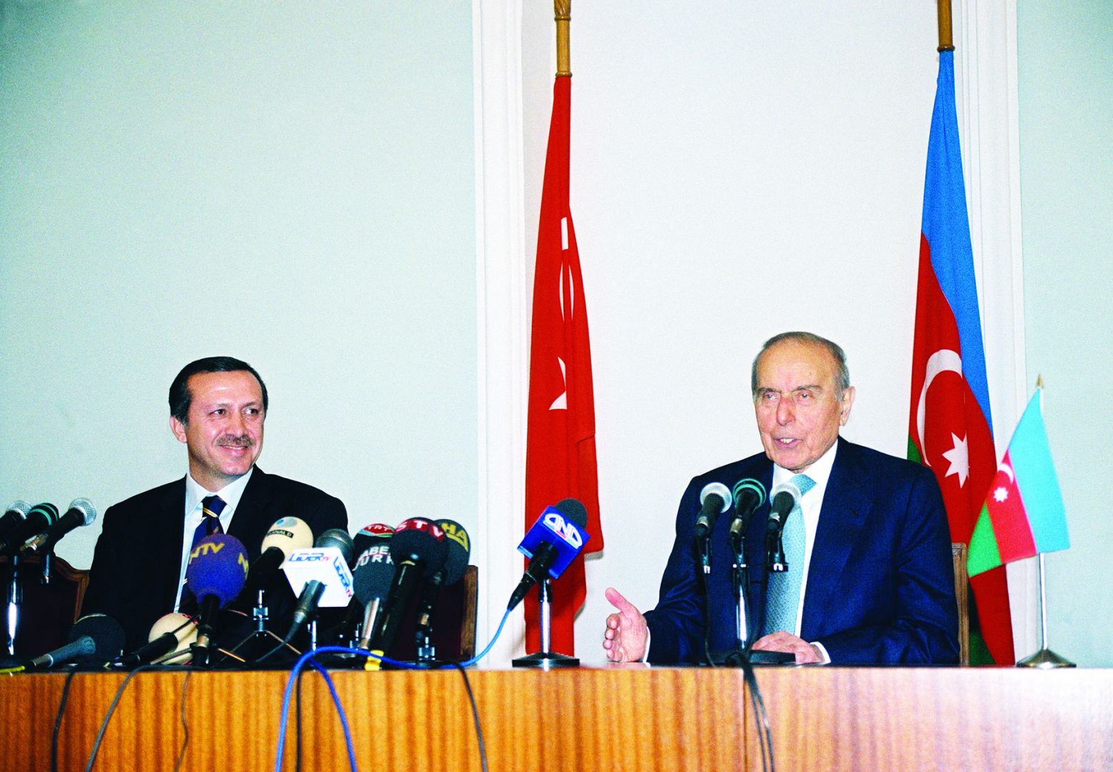 Lider, yaradıcı və strateq - Heydər Əliyev haqqında fikirlər (FOTO)