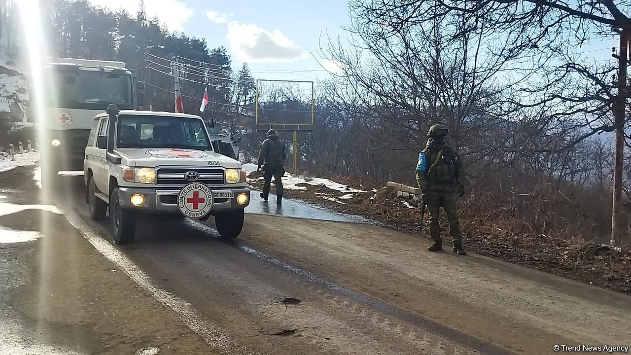 BQXK-ya məxsus 7 avtomobil yenidən Laçın yolundan keçib (FOTO)