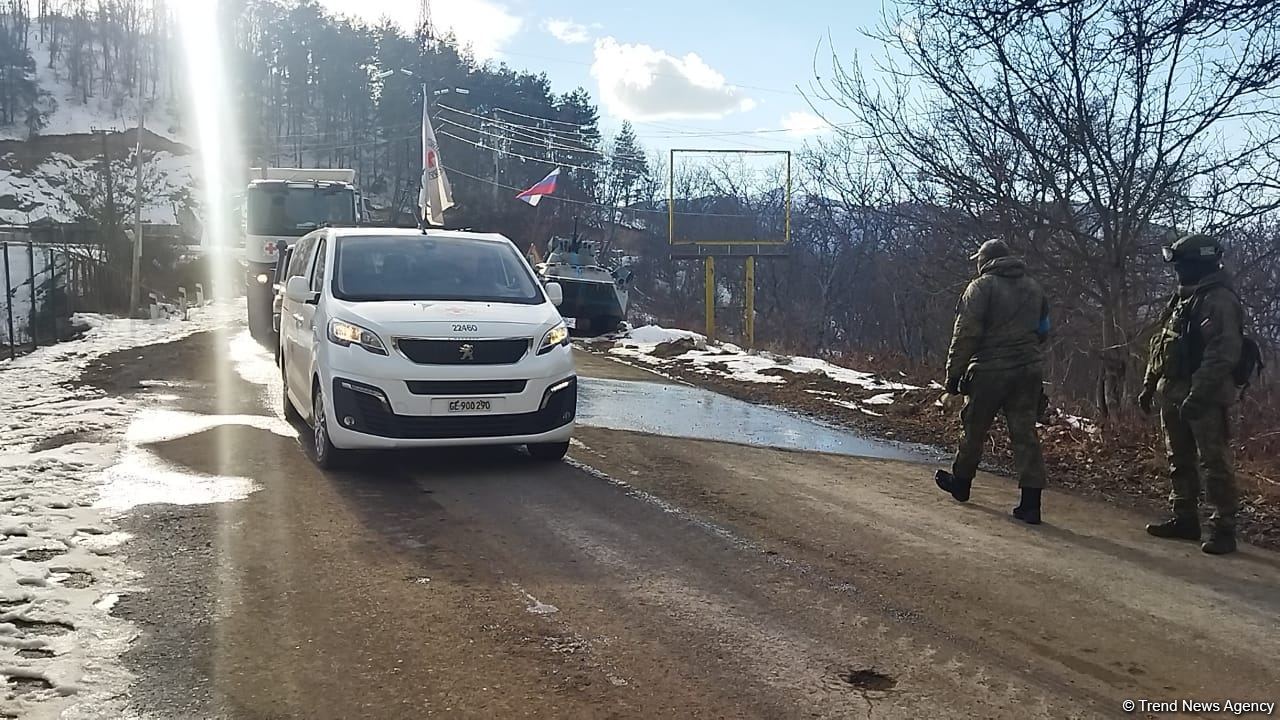 BQXK-ya məxsus 7 avtomobil yenidən Laçın yolundan keçib (FOTO)