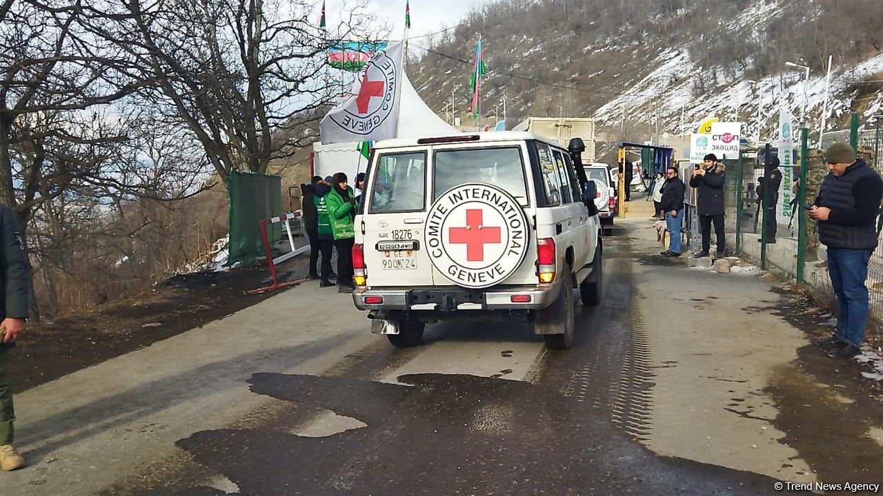 BQXK-ya məxsus 7 avtomobil yenidən Laçın yolundan keçib (FOTO)