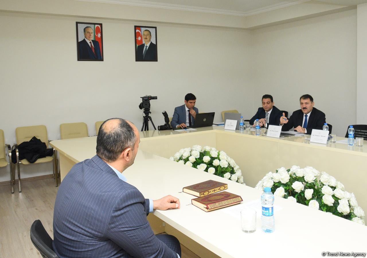 Məscidlərdə imam və imam müavini vəzifələri üzrə müsahibə keçirilir (FOTO)