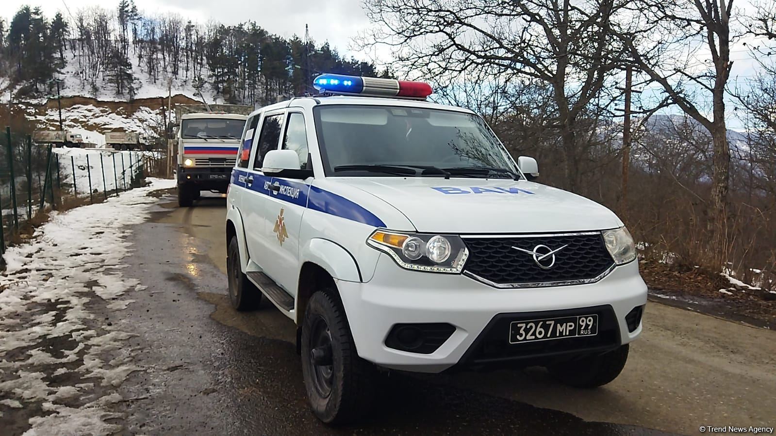 Sülhməramlılara aid 18 avtomobil Laçın yolundan keçib (FOTO)