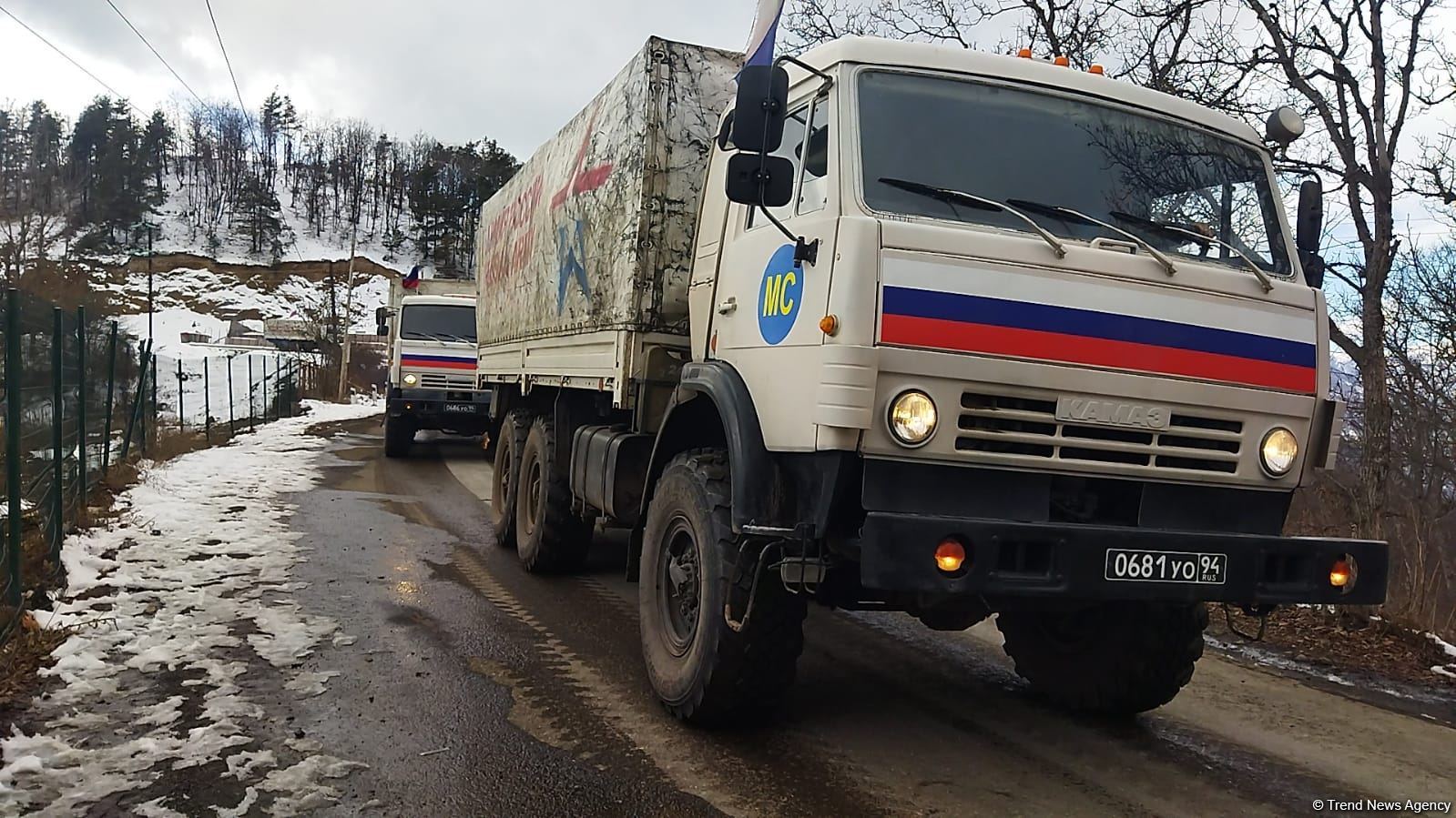 Sülhməramlılara aid 18 avtomobil Laçın yolundan keçib (FOTO)
