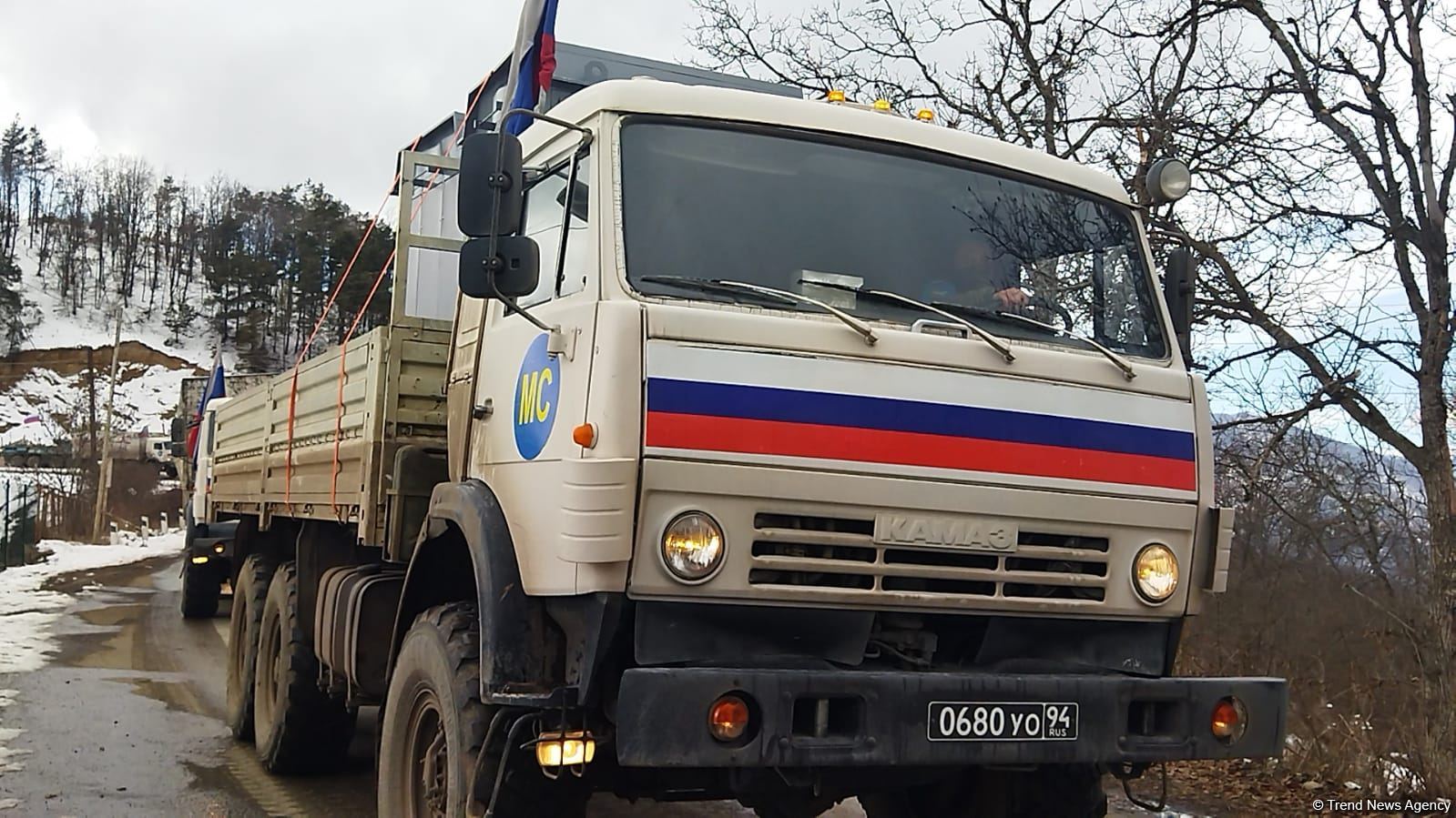 Sülhməramlılara aid 18 avtomobil Laçın yolundan keçib (FOTO)