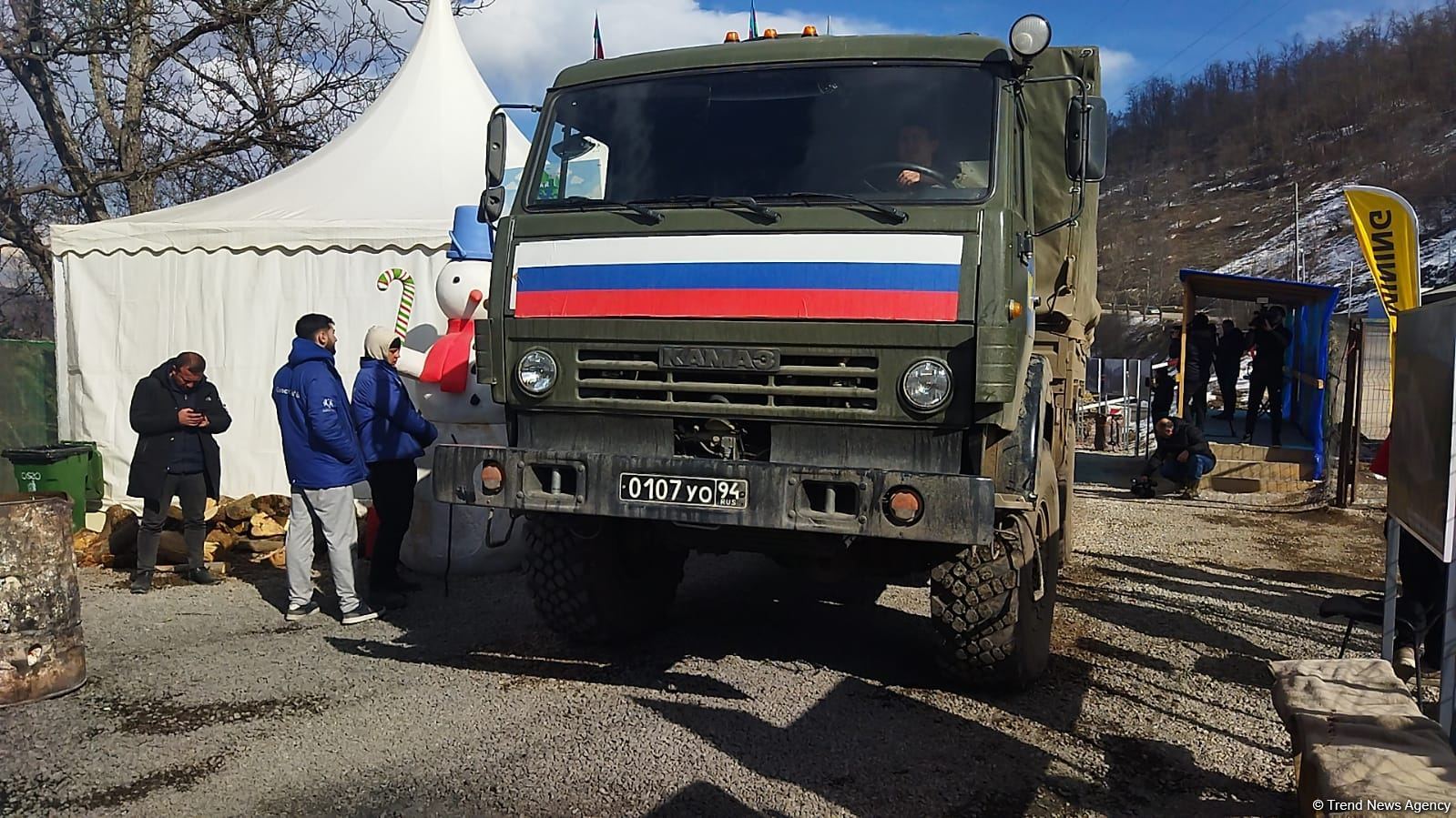 Sülhməramlılara aid 13 avtomobil Laçın yolundan keçib (FOTO)