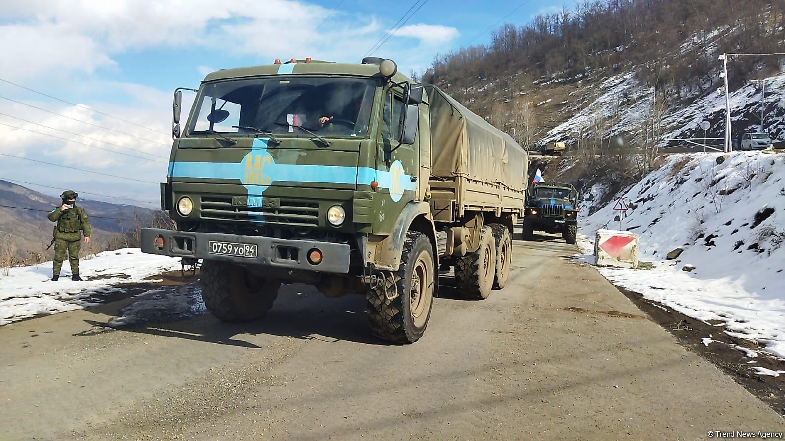 Sülhməramlılara aid 13 avtomobil Laçın yolundan keçib (FOTO)