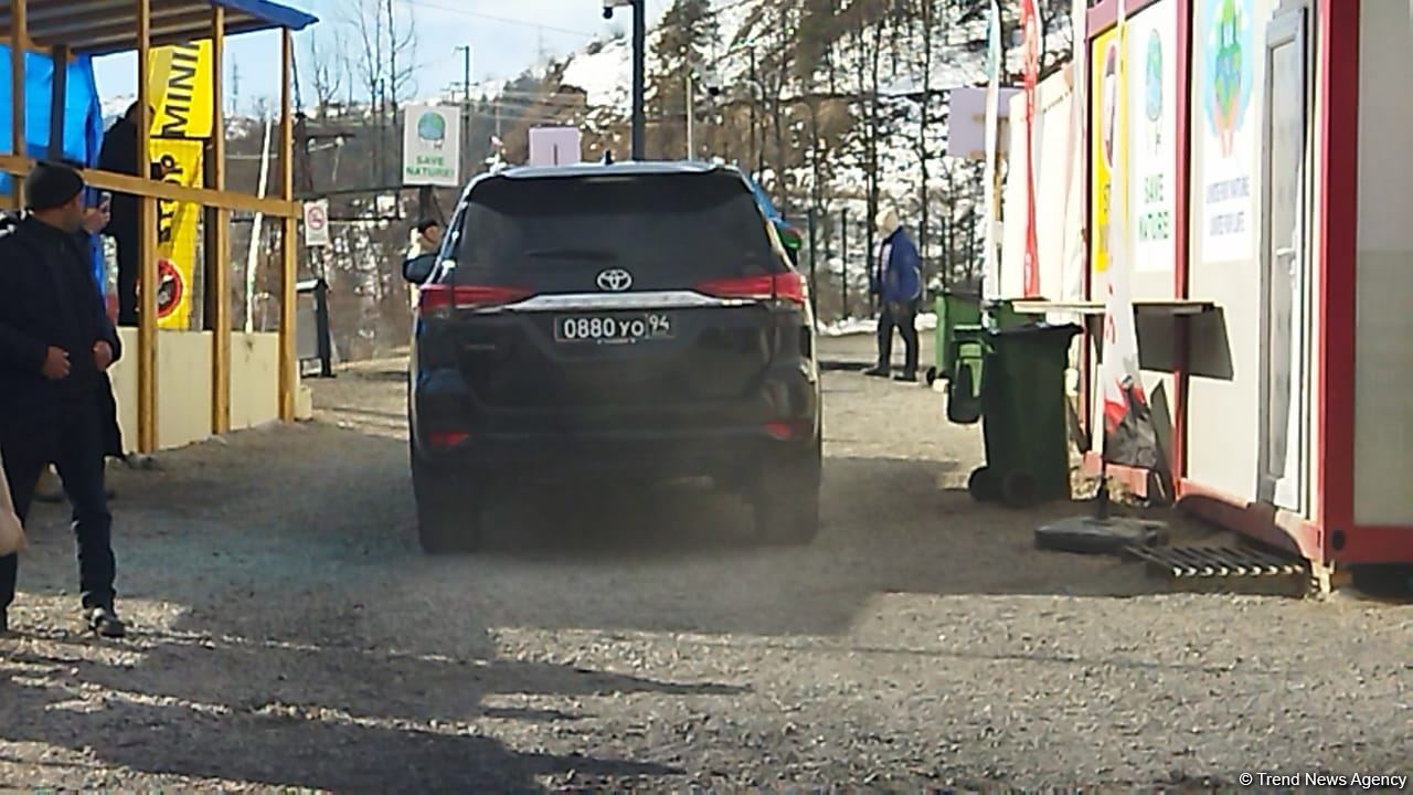 Sülhməramlılara aid 3 avtomobili Laçın yolundan keçib (FOTO)