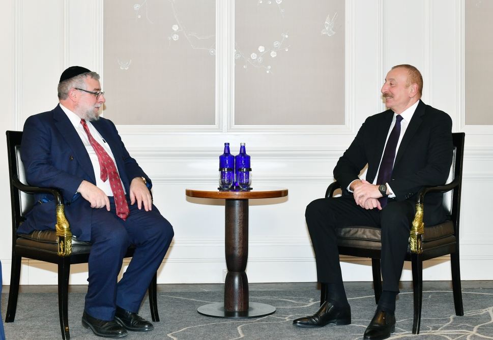 Prezident İlham Əliyev Münxendə Avropa Ravvinləri Konfransının prezidenti ilə görüşüb (FOTO) (YENİLƏNİB)
