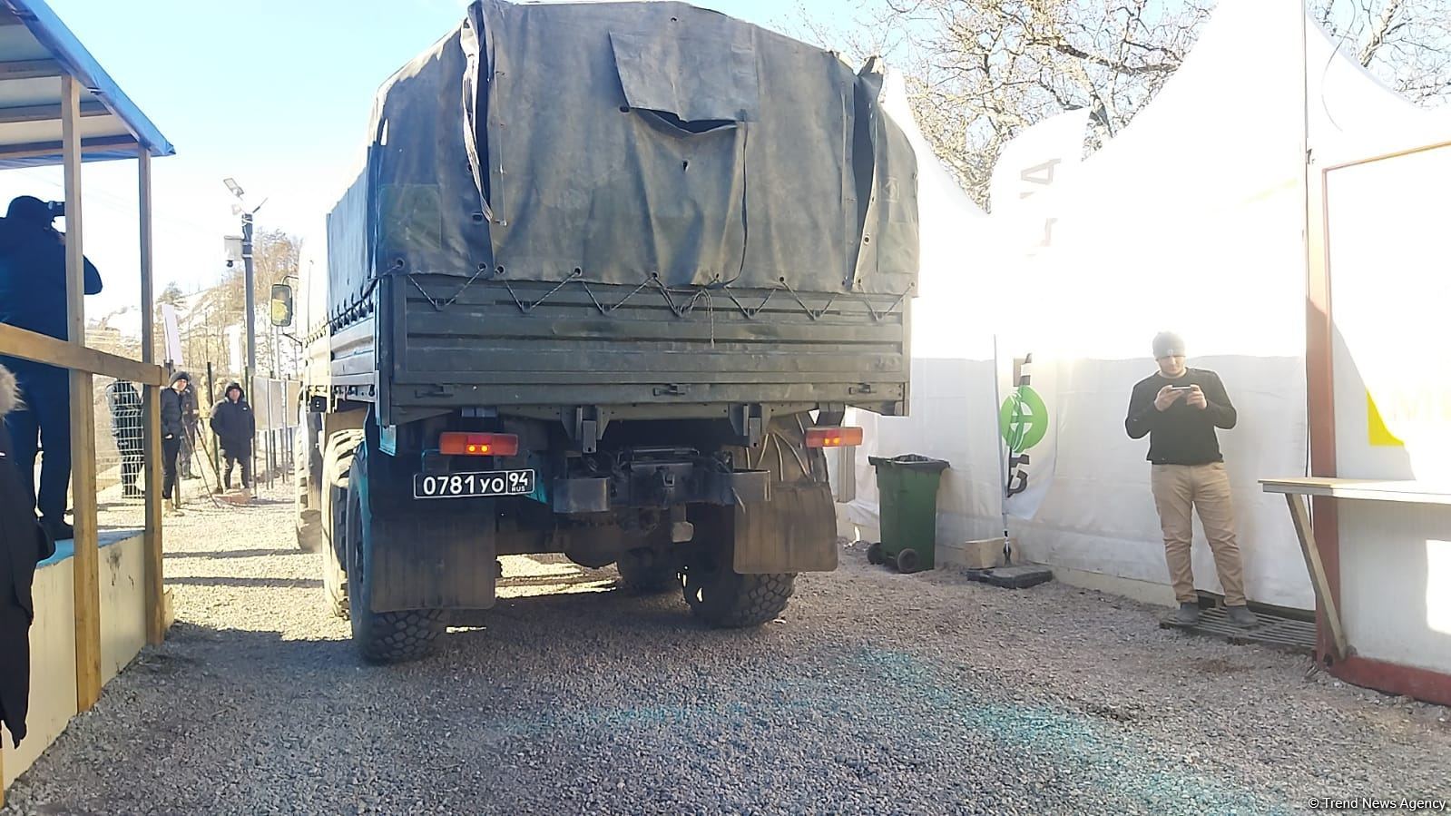 Sülhməramlılara aid 2 avtomobil Laçın yolundan keçib (FOTO)