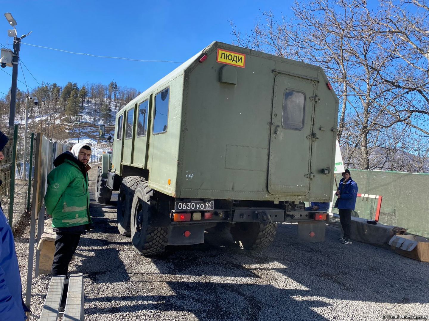 Sülhməramlılara aid 3 avtomobil Laçın yolundan keçib (FOTO)