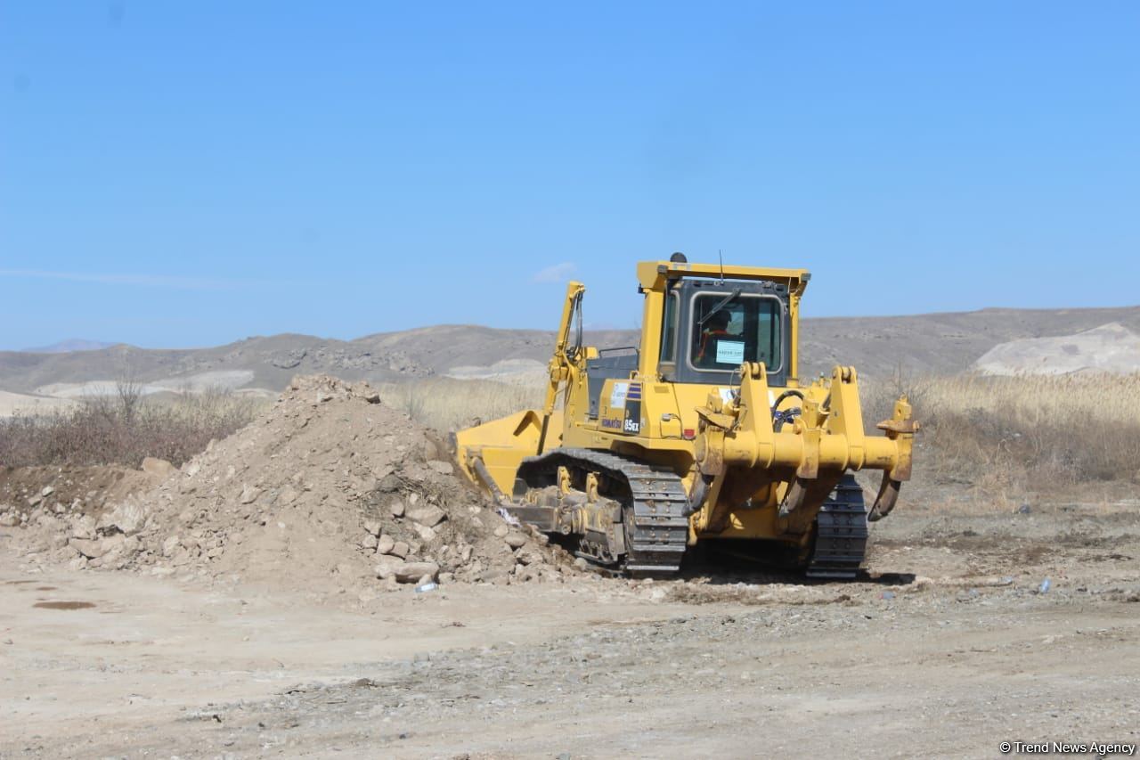 Horadiz - Ağbənd dəmir yolunun tikintisi davam etdirilir (FOTO)
