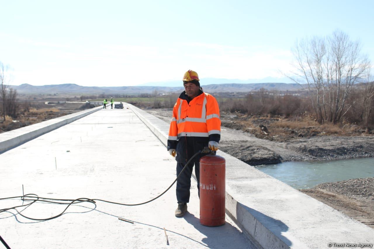 Horadiz - Ağbənd dəmir yolunun tikintisi davam etdirilir (FOTO)