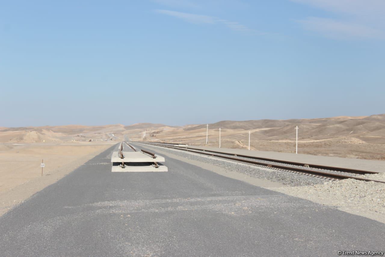 Horadiz - Ağbənd dəmir yolunda Qumlaq stansiyasının tikintisinə hazırlıq gedir (FOTO)