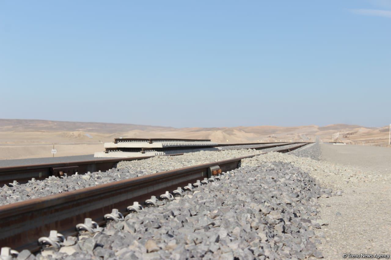 Horadiz - Ağbənd dəmir yolunda Qumlaq stansiyasının tikintisinə hazırlıq gedir (FOTO)