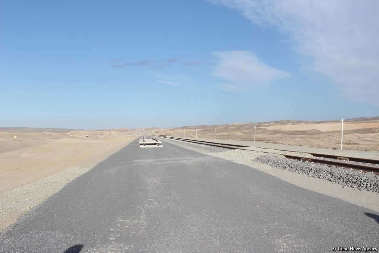 Horadiz - Ağbənd dəmir yolunda Qumlaq stansiyasının tikintisinə hazırlıq gedir (FOTO)