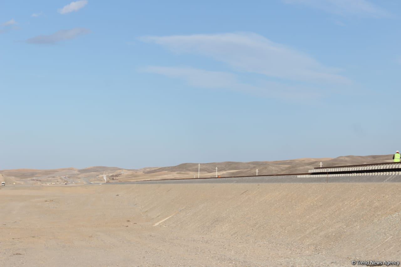 Horadiz - Ağbənd dəmir yolunda Qumlaq stansiyasının tikintisinə hazırlıq gedir (FOTO)