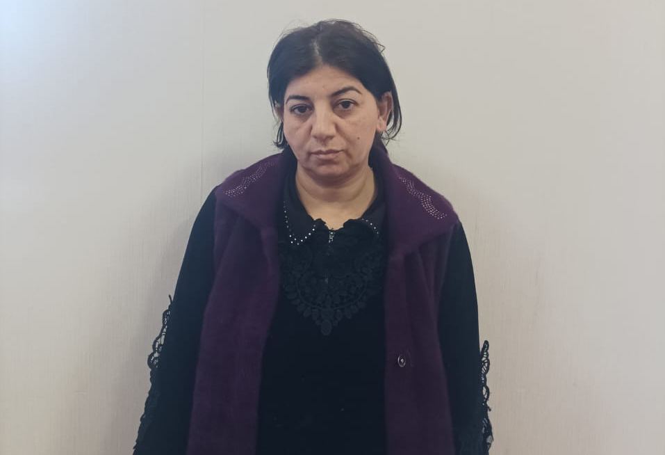 Naftalanda falçı Rübabə vətəndaşı aldadıb 1500 manatını aldı