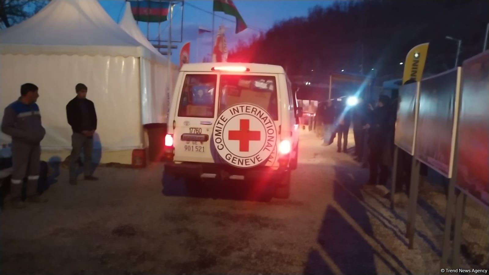 BQXK-ya məxsus avtomobillər Laçın yolundan keçərək geri qayıdıb (FOTO)