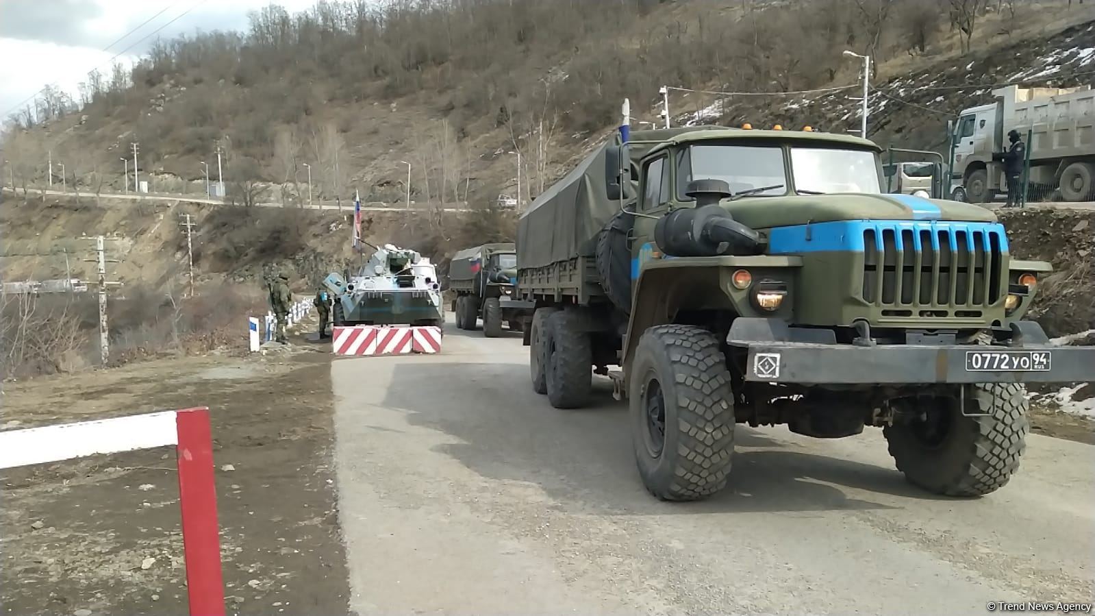 Laçın yolundan sülhməramlıların növbəti avtomobil karvanı keçib (FOTO)