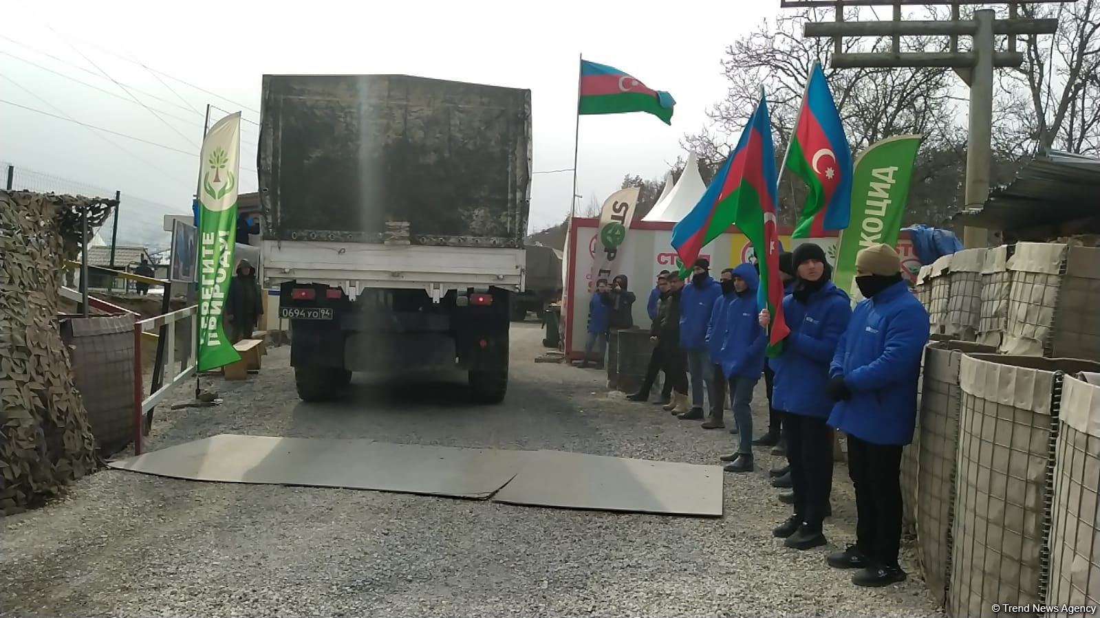 Laçın yolundan sülhməramlıların növbəti avtomobil karvanı keçib (FOTO)