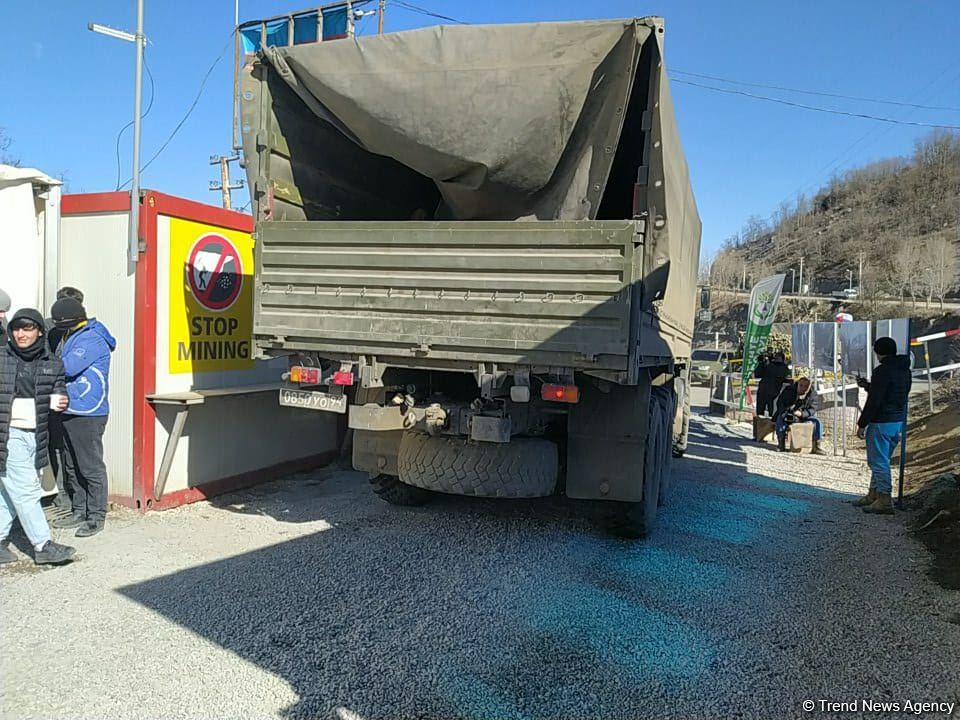 Bu gün Laçın yolundan sülhməramlıların 21 avtomobili keçib (FOTO)