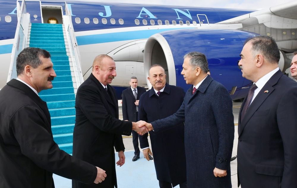Prezident İlham Əliyev Türkiyəyə işgüzar səfərə gəlib (FOTO/VİDEO)
