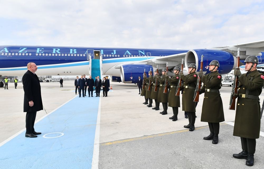 Prezident İlham Əliyev Türkiyəyə işgüzar səfərə gəlib (FOTO/VİDEO)