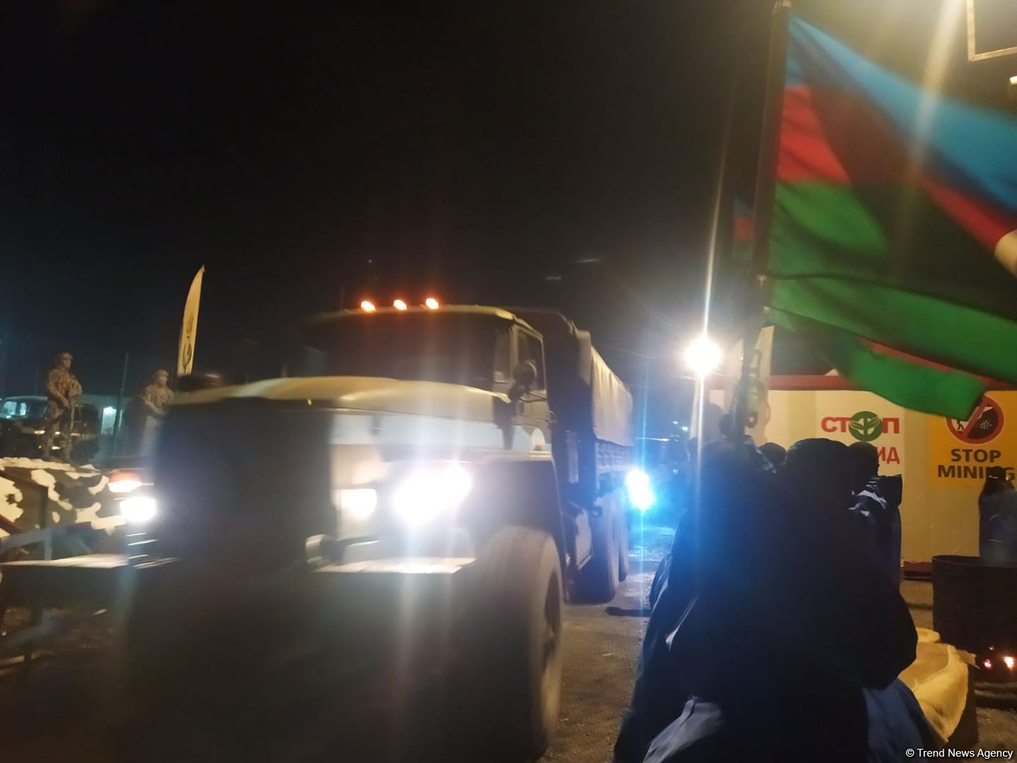 Sülhməramlılara aid 8 avtomobil Laçın yolundan keçib (FOTO)