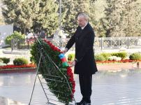 Prezident İlham Əliyev Xocalı soyqırımı abidəsini ziyarət edib (FOTO/VİDEO) (YENİLƏNİB)