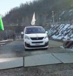 BQXK-ya məxsus avtomobillər Laçın yolundan keçib (FOTO)