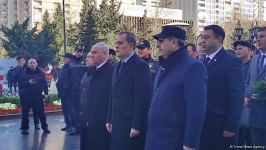 Ceyhun Bayramov Xocalı soyqırımı abidəsini ziyarət edib (FOTO)