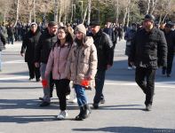 Azərbaycan ictimaiyyəti "Ana harayı" abidəsini ziyarət edir (FOTO)