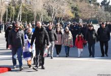 Azərbaycan ictimaiyyəti "Ana harayı" abidəsini ziyarət edir (FOTO)